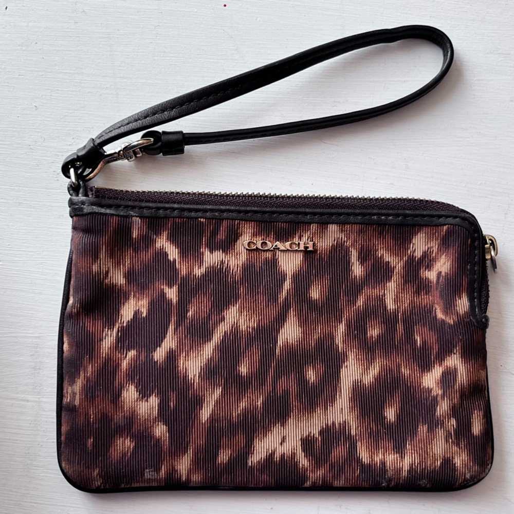 Coach Brown Tan Leopard Print Canvas Wristlet Y2K Vibes Top Zip Boho